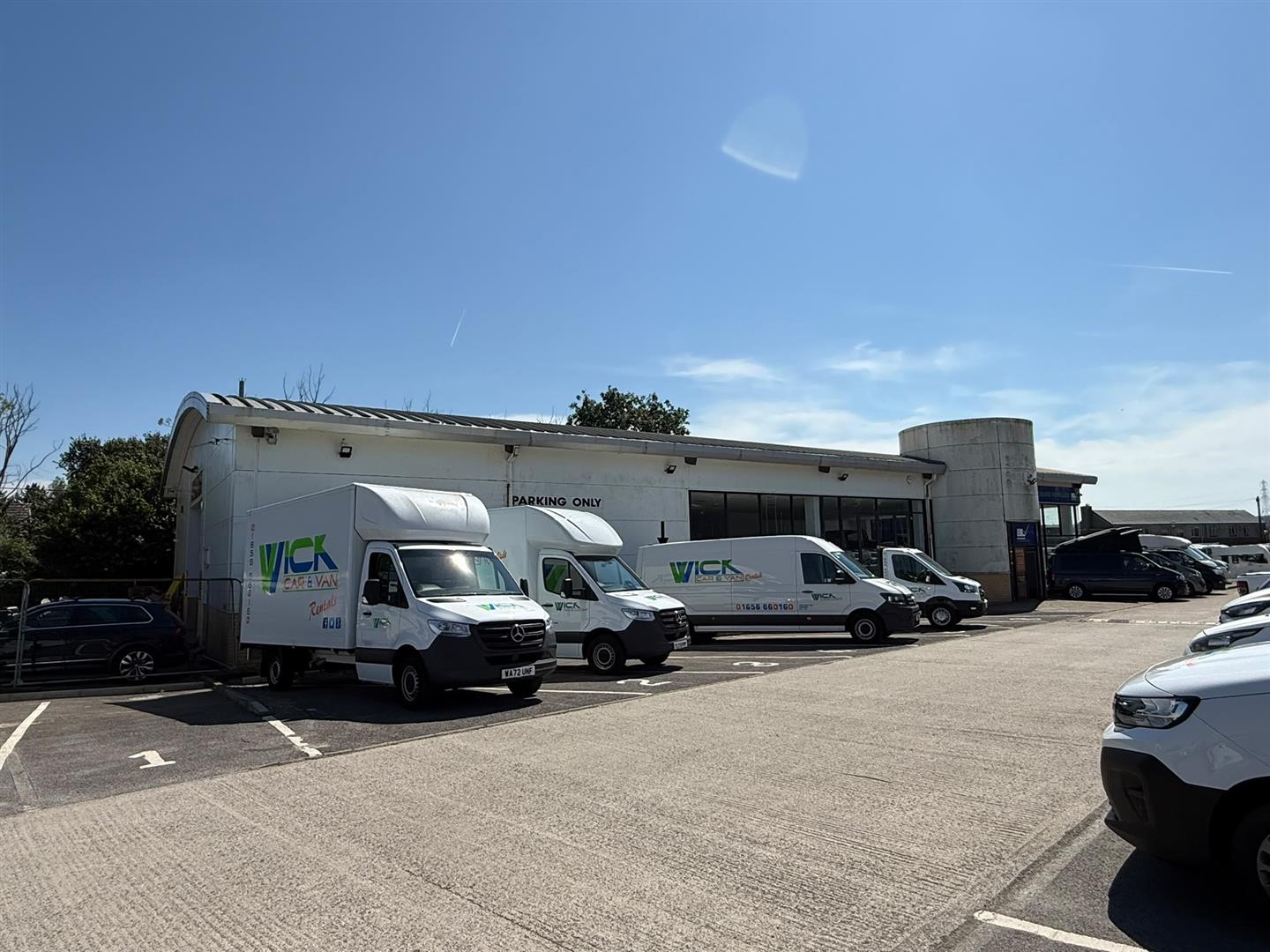 Showroom/Business Unit, Waterton Lane Bridgend, CF31 3YY
